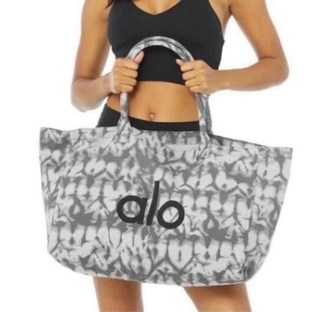 Alo Yoga Shopper Tote Bag Grey White Tie Dye Oversized Canvas Gym Travel Bag